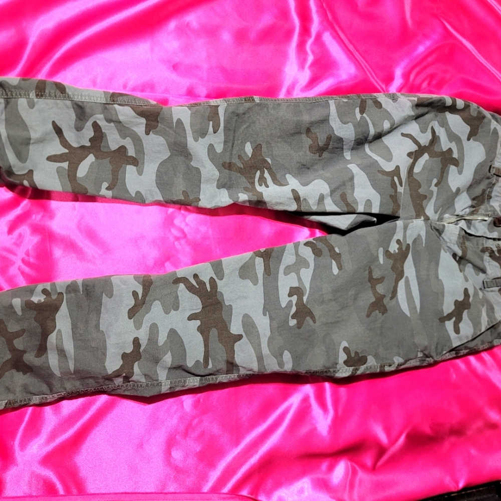 Camo gap pants